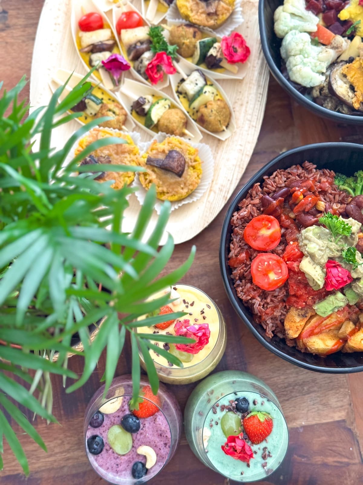 Bunte AVOCAI Bowls und Fingerfood im Eventspace BALI